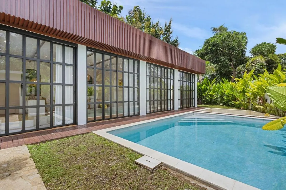 Mediterranean 2Br Villa Ellure Ember With Pool & Lush Garden Jimbaran